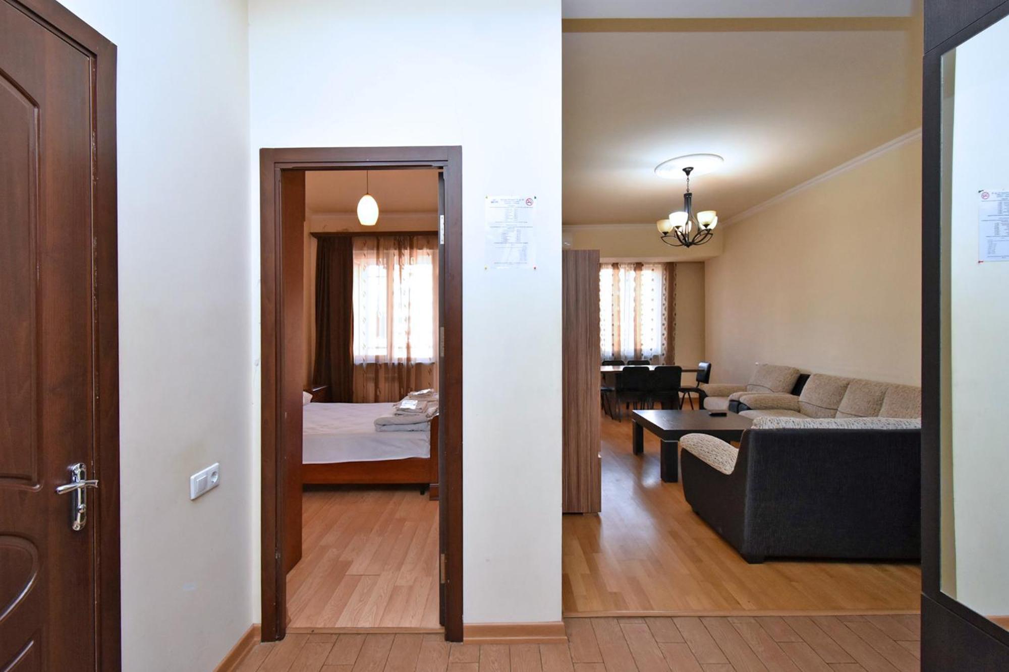 Rent Inn Yerevan On Buzand Street Extérieur photo
